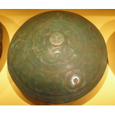 Green dish with solar disc
